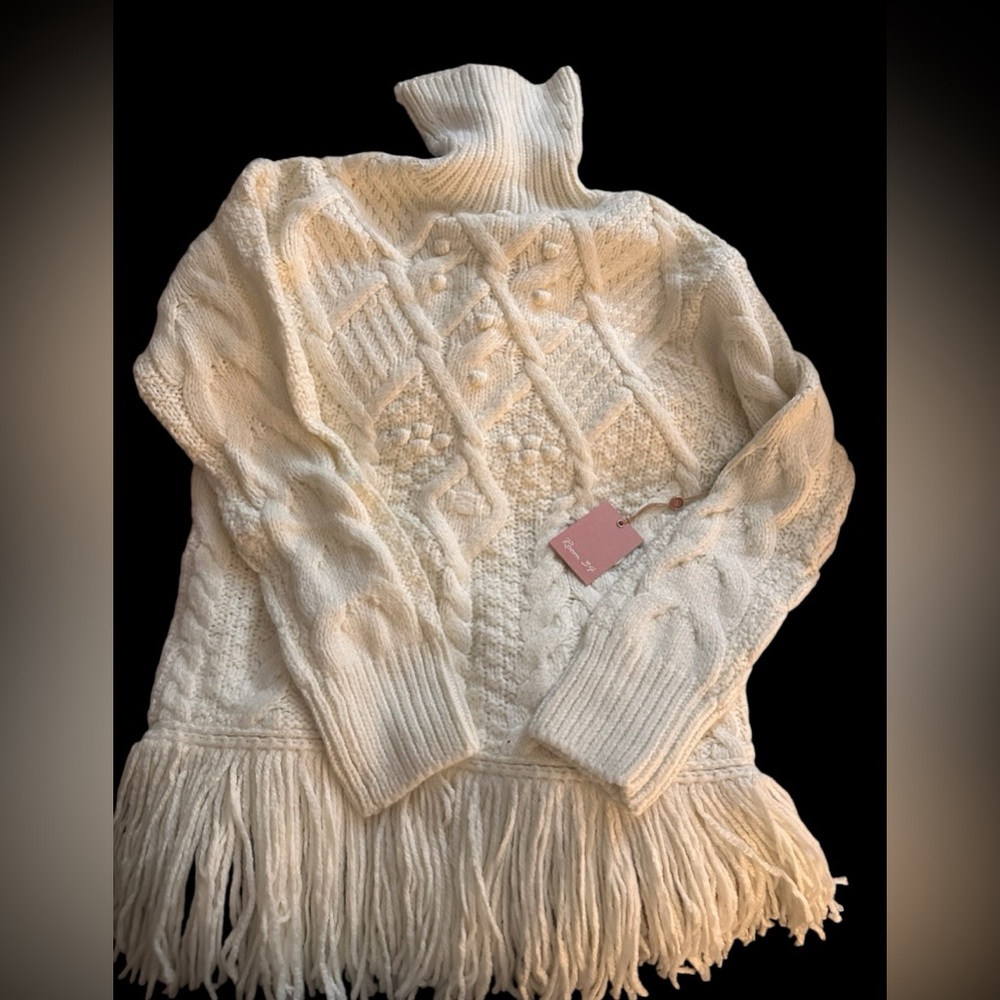 NWT DEX Room 34 Cream Turtleneck Fringe Hem Sweater wool blend- Size M. $109